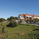 Hrboki Iii *