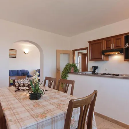 Gorgeous In With Kitchen Apartment Barban